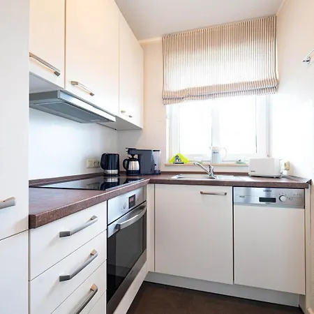 Mit Balkon 500 M Bis Zum Vb Goehren (Ruegen)